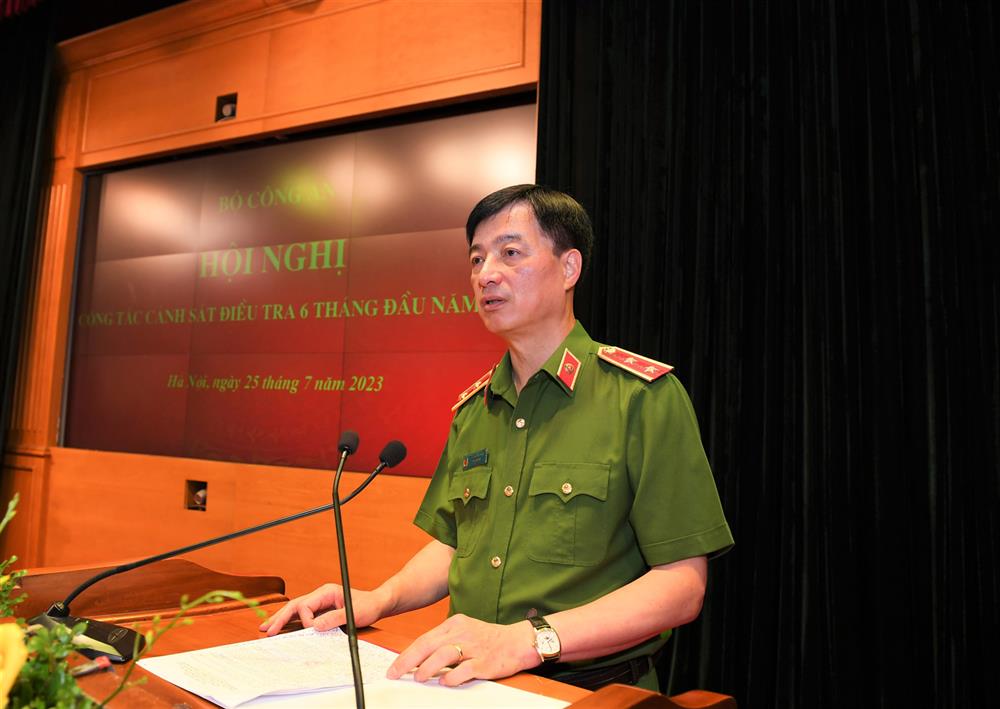 Thứ trưởng Nguyễn Duy Ngọc phát biểu khai mạc Hội nghị.