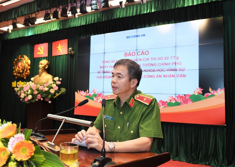 Thiếu tướng, TS Nguyễn Tiến Nam, Viện trưởng Viện Khoa học hình sự phát biểu tại Hội nghị tổng kết 10 năm thực hiện Chỉ thị số 02-TTg ngày 04/01/1993 của Thủ tướng Chính phủ về tăng cường công tác khoa học hình sự giai đoạn 2012 – 2022 trong Công an nhân dân.