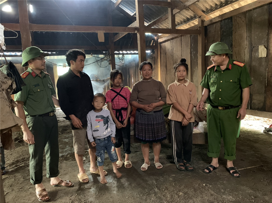 Động viên các gia đình ổn định cuộc sống.