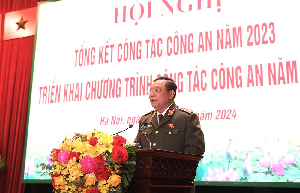 Trung tướng Nguyễn Hải Trung, Giám đốc CATP Hà Nội phát biểu đáp từ.