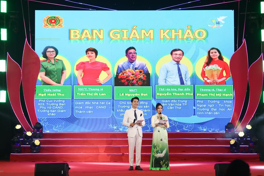 Thành viên Ban Giám khảo Hội thi.