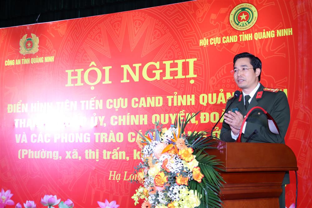 Đại tá Trần Văn Phúc, Giám đốc Công an tỉnh phát biểu tại Hội nghị.