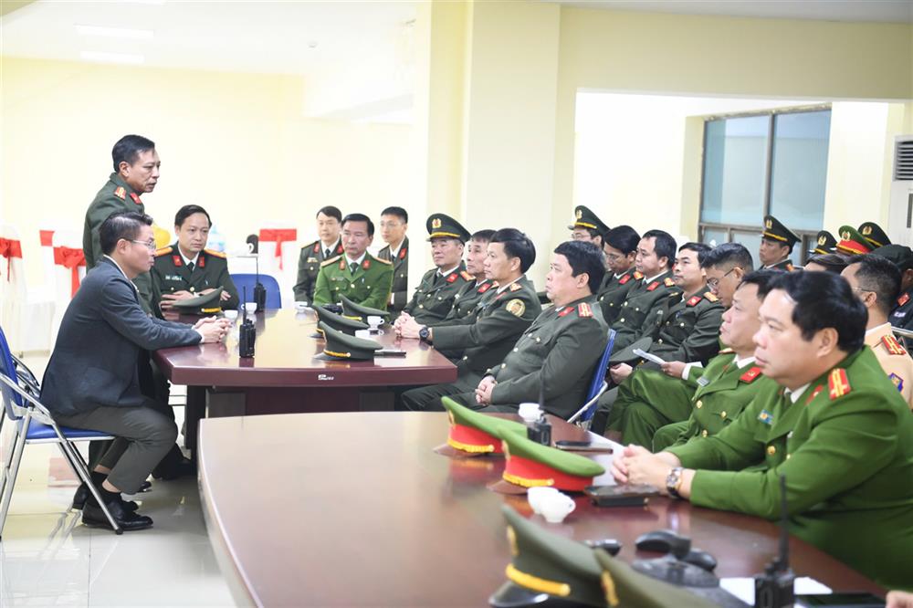 Công an tỉnh Phú Thọ họp triển khai phương án đảm bảo ANTT trận thi đấu bóng đá và Đoàn các đồng chí lãnh đạo Đảng, Nhà nước tới dự khán.