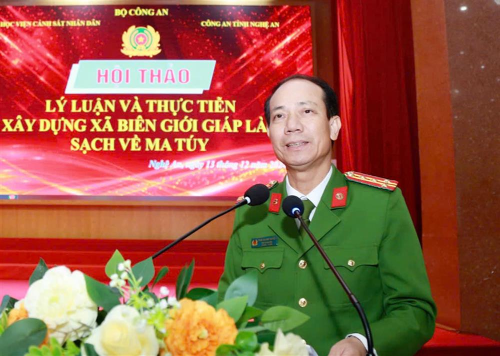 Đại tá, PGS.TS Trần Quang Huyên, Phó Giám đốc Học viện Cảnh sát nhân dân phát biểu kết luận Hội thảo.