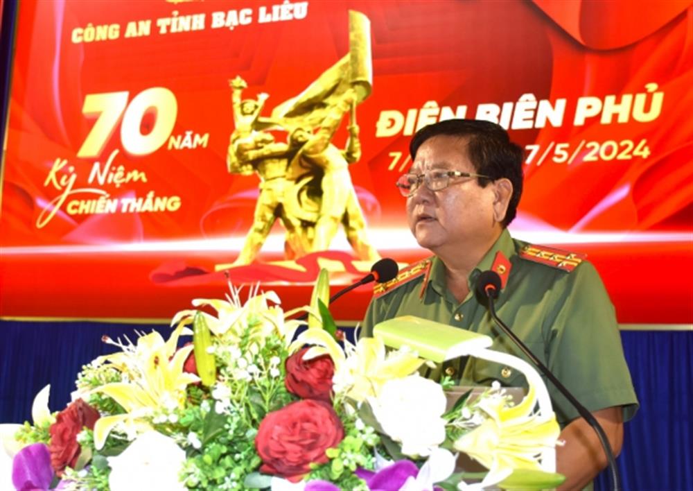 Đại tá Trương Công Dũng, Phó Giám đốc Công an tỉnh phát biểu khai mạc chương trình.