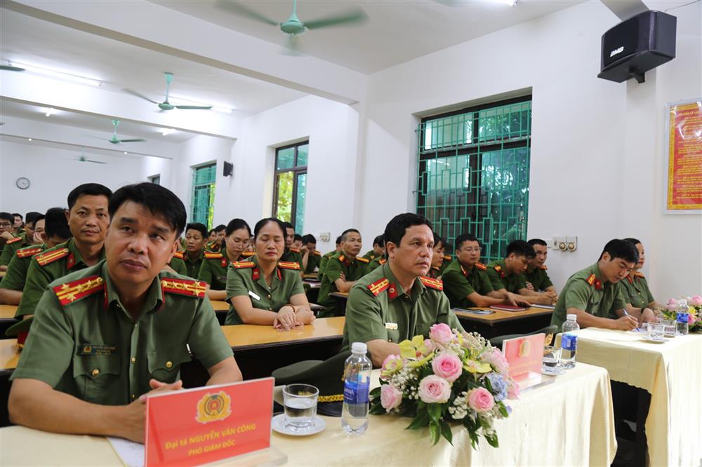 Các đại biểu dự buổi Lễ.