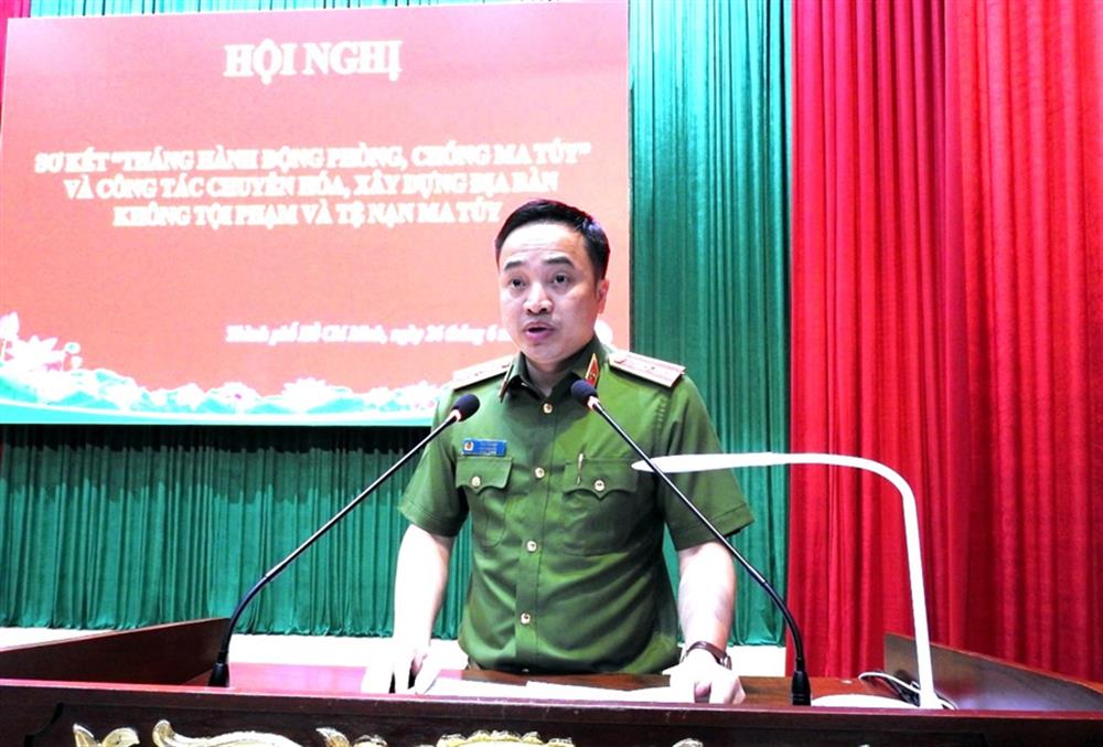 Thiếu tướng Mai Hoàng phát biểu tại Hội nghị.