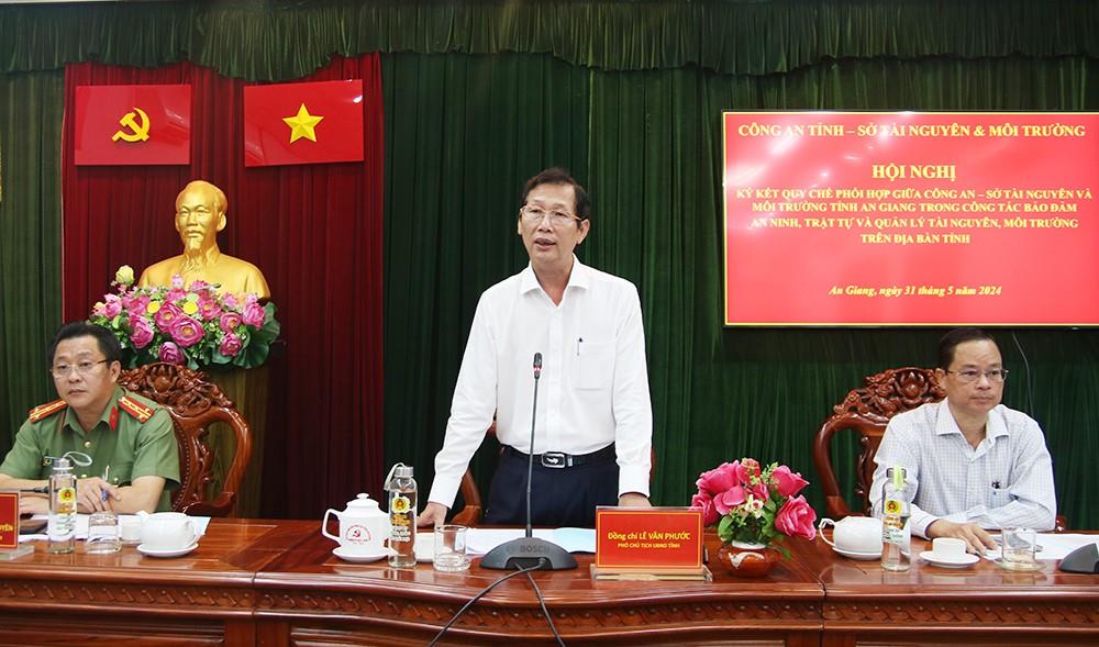 Đồng chí Lê Văn Phước phát biểu tại Hội nghị.