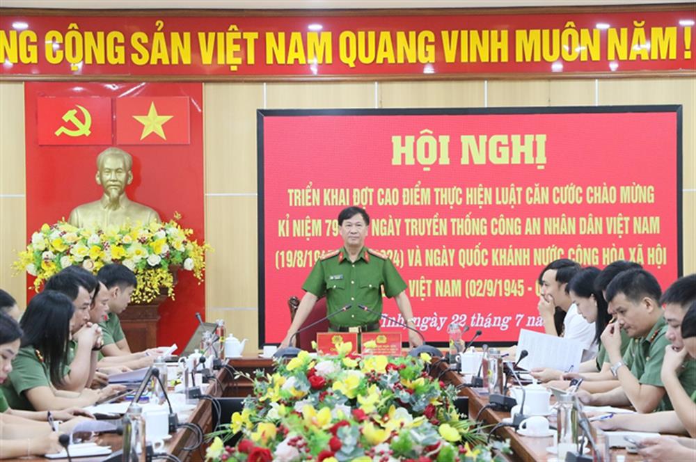 Đại tá Đặng Hoài Sơn, Phó Giám đốc Công an tỉnh phát biểu chỉ đạo tại Hội nghị.