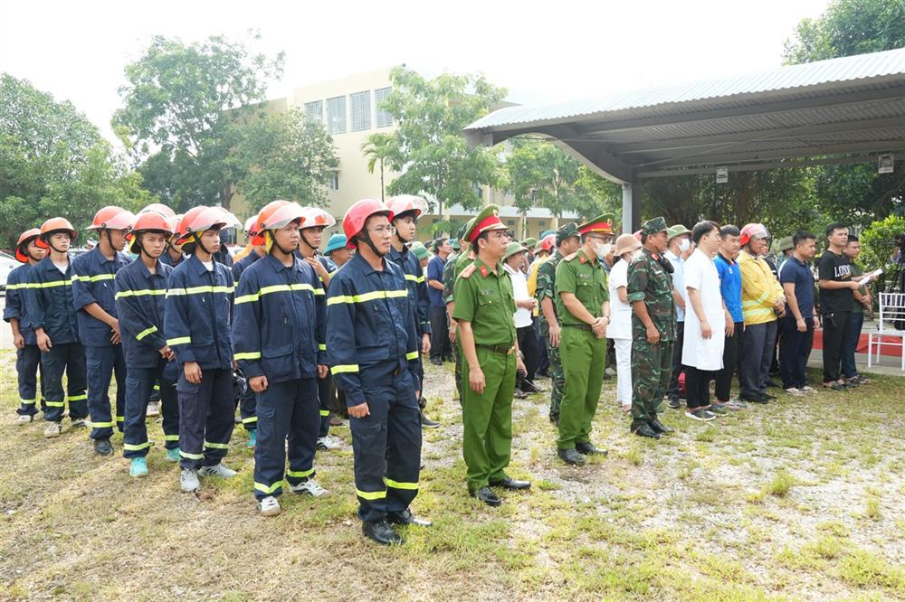 Các lực lượng tham gia diễn tập.