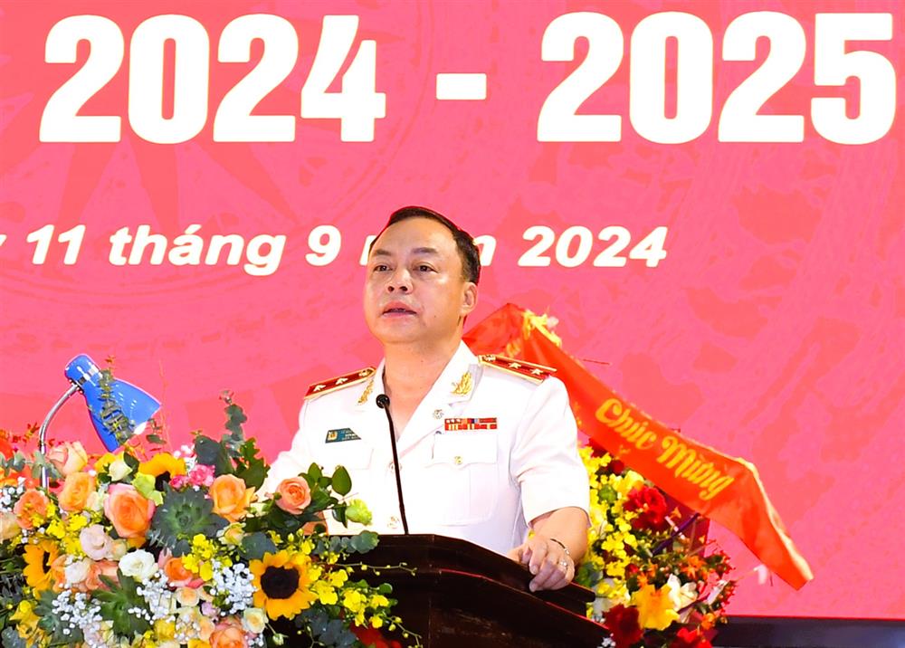 Trung tướng, PGS.TS Lê Quang Bốn, Hiệu trưởng Trường Đại học PCCC phát biểu đáp từ. 