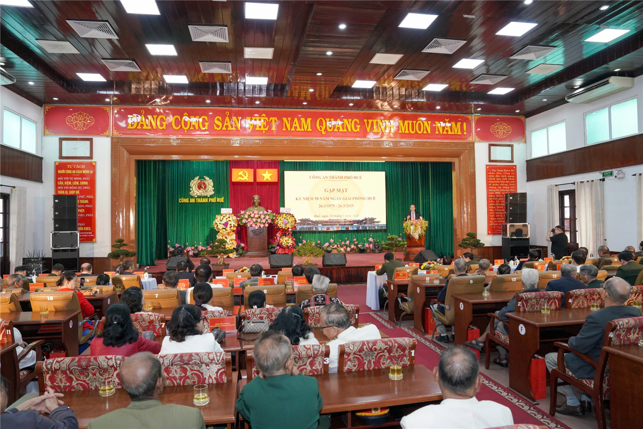 Toàn cảnh buổi gặp mặt.