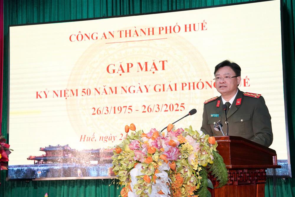 Đại tá Nguyễn Thanh Tuấn, Giám đốc Công an thành phố phát biểu tại buổi gặp mặt.