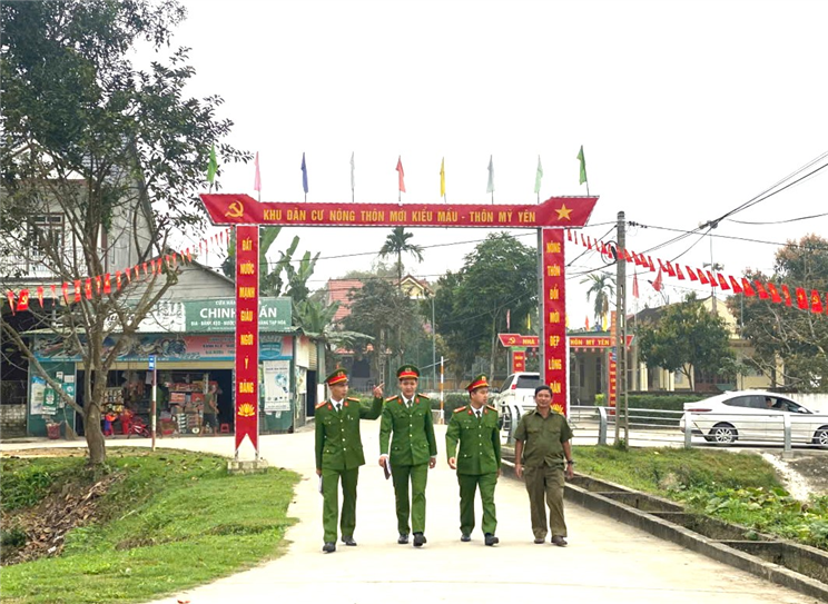 Công an xã Tân Mỹ Hà tăng cường bám cơ sở vận tuyên truyền vận động người dân chấp hành các quy định của pháp luật.