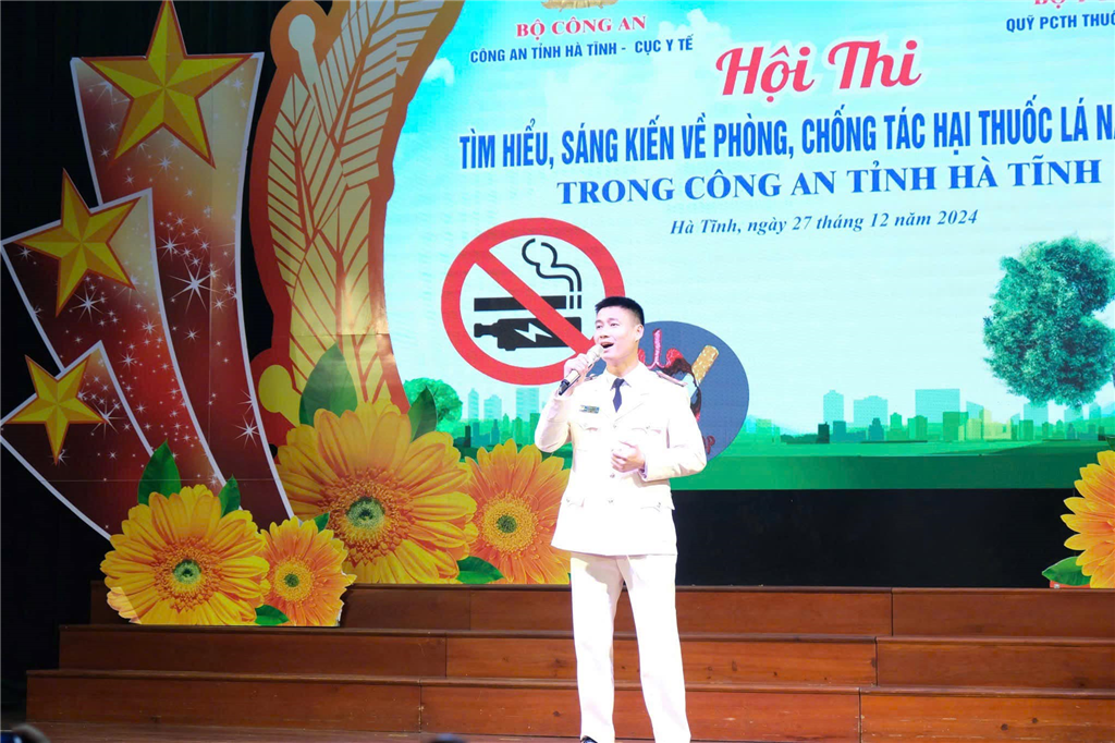 Là hạt nhân tiêu biểu trong các phong trào văn hoá, văn nghệ.