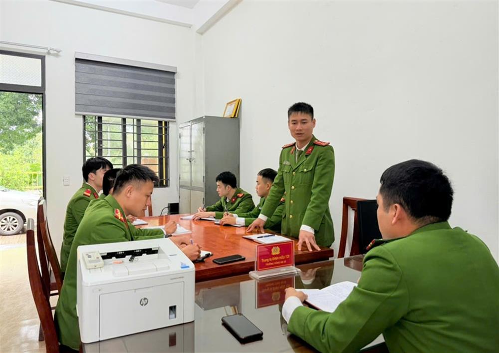 Đại uý Lê Ngọc Anh luôn chủ động tham mưu nhiều sáng kiến trong công tác đảm bảo ANTT.