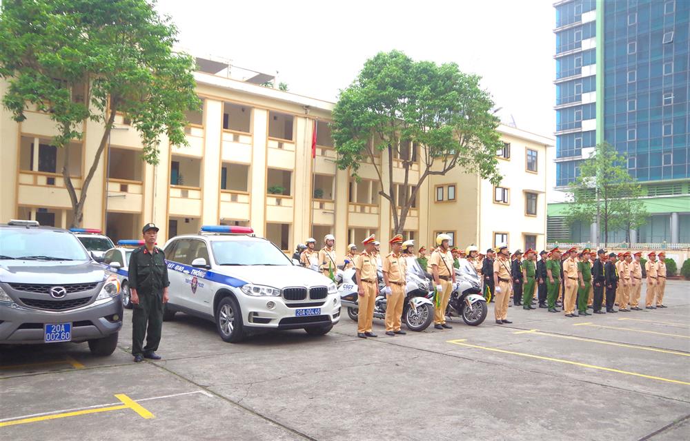 Các lực lượng tham gia Lễ ra quân.