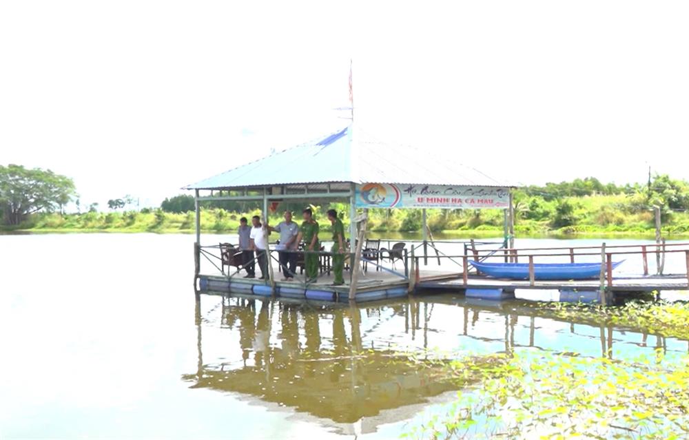 Mô hình nuôi và câu cá giải trí của anh Nguyễn Việt Thương.