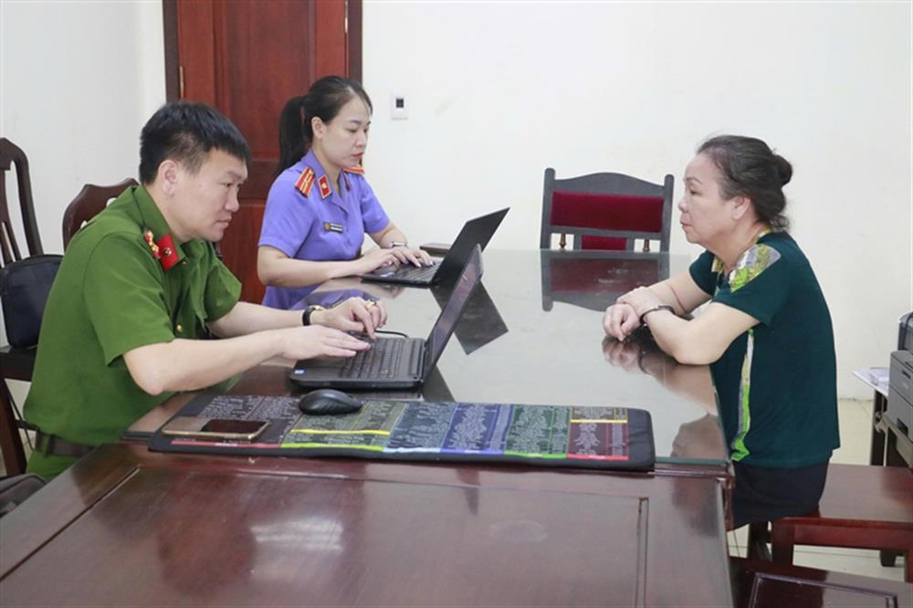 Đối tượng Phạm Thị Sáng tại Cơ quan Công an.