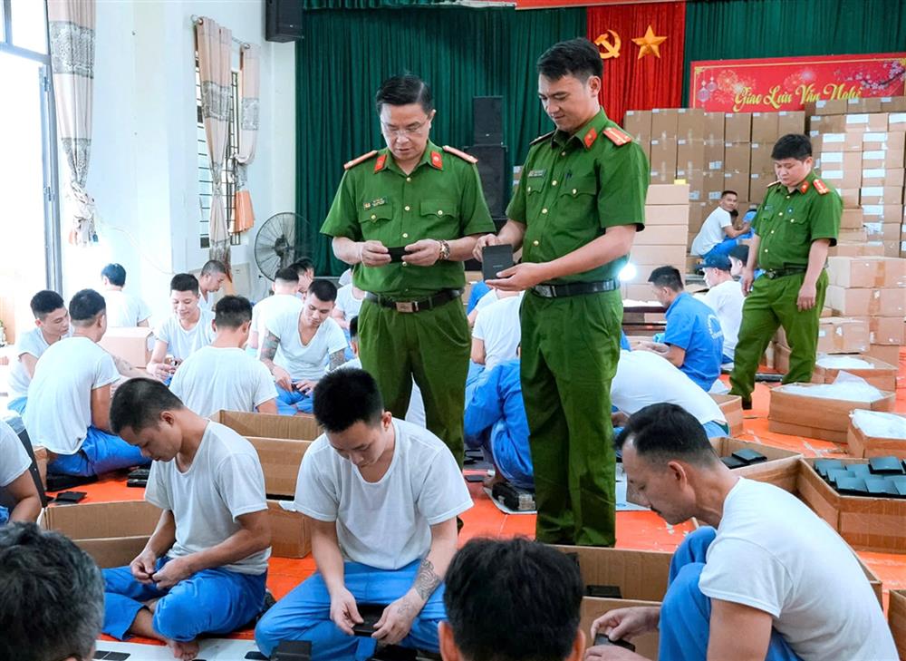 1. Lãnh đạo phụ trách, cán bộ quản lý thường xuyên đôn đốc, duy trì hoạt động dạy nghề và lao động trị liệu tại Cơ sở cai nghiện ma túy tỉnh.