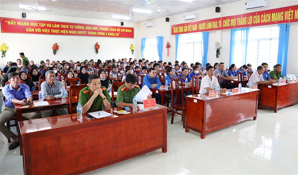 Toàn cảnh Hội nghị.