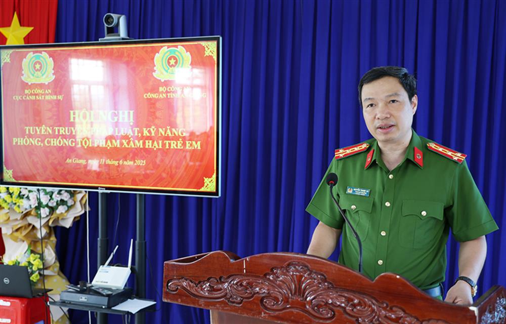 Đại tá Nguyễn Thanh Hà, Phó Cục trưởng Cục Cảnh sát hình sự phát biểu khai mạc Hội nghị.