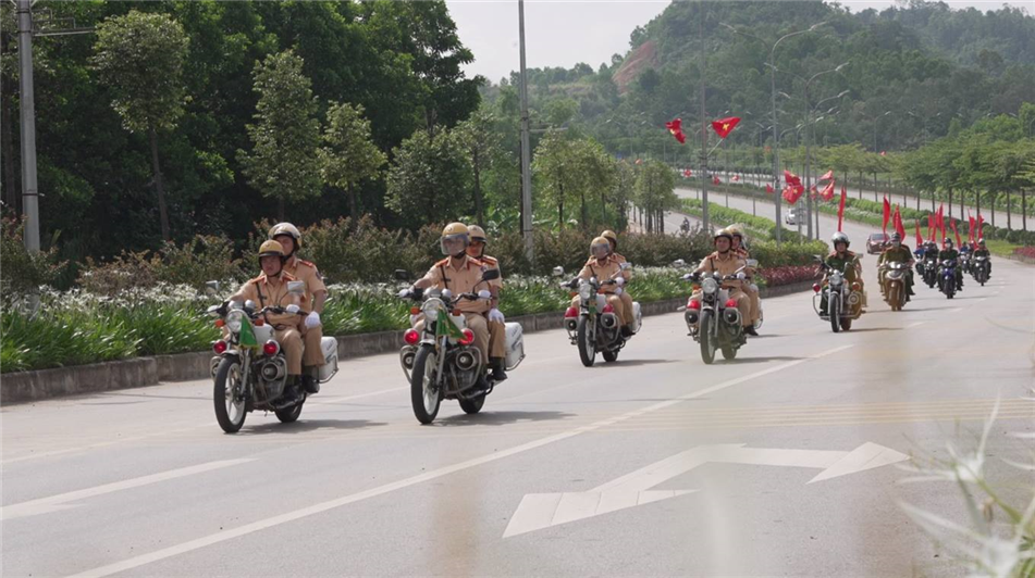 Các lực lượng tham gia diễu hành.