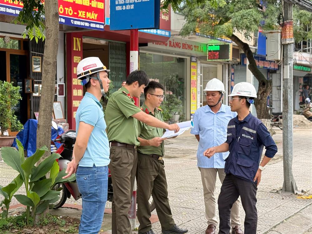 Phòng Tham mưu tăng cường giám sát việc triển khai lắp đặt hệ thống camera giám sát tại thành phố Việt Trì và Khu Di tích lịch sử Đền Hùng.