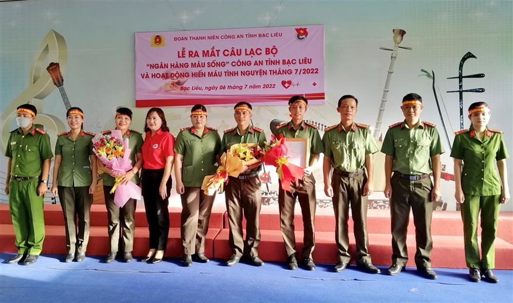 Công an tỉnh Bạc Liêu ra mắt Câu lạc bộ “Ngân hàng máu sống”.