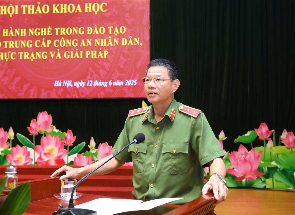 Trung tướng, TS Trần Minh Lệ, Cục trưởng Cục Đào tạo Bộ Công an phát biểu đáp từ và kết thúc Hội thảo.