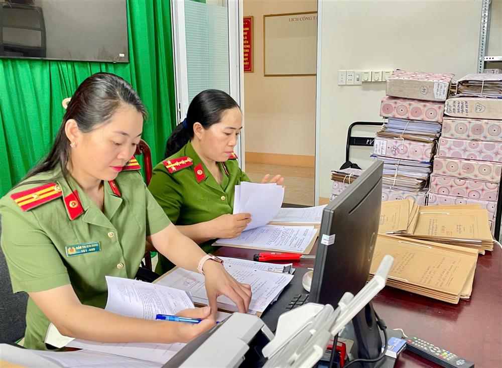 Phòng Hồ sơ nghiệp vụ Công an tỉnh triển khai thực hiện "Đợt cao điểm số hoá hồ sơ nghiệp vụ” từ tháng 6/2025 đến tháng 8/2025.