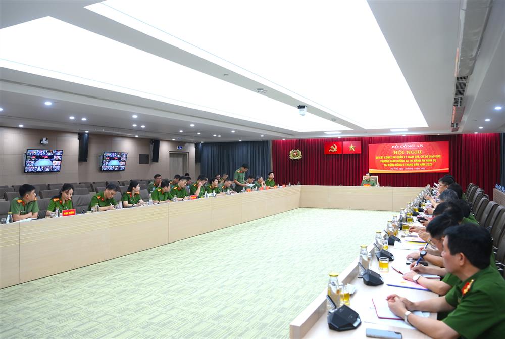 Toàn cảnh Hội nghị.