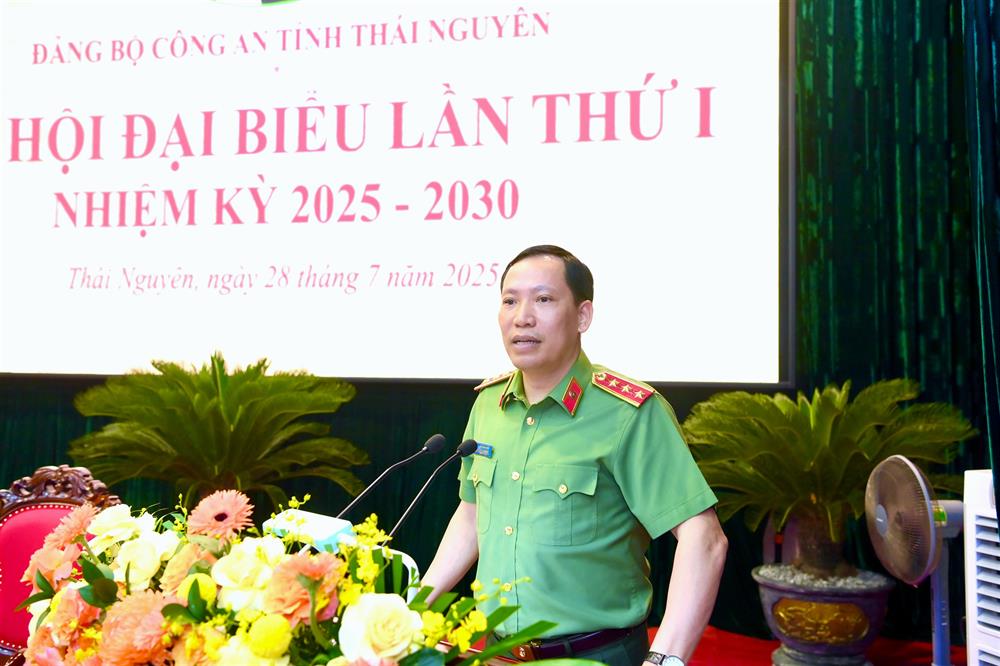 Thứ trưởng Lê Văn Tuyến phát biểu chỉ đạo Đại hội.