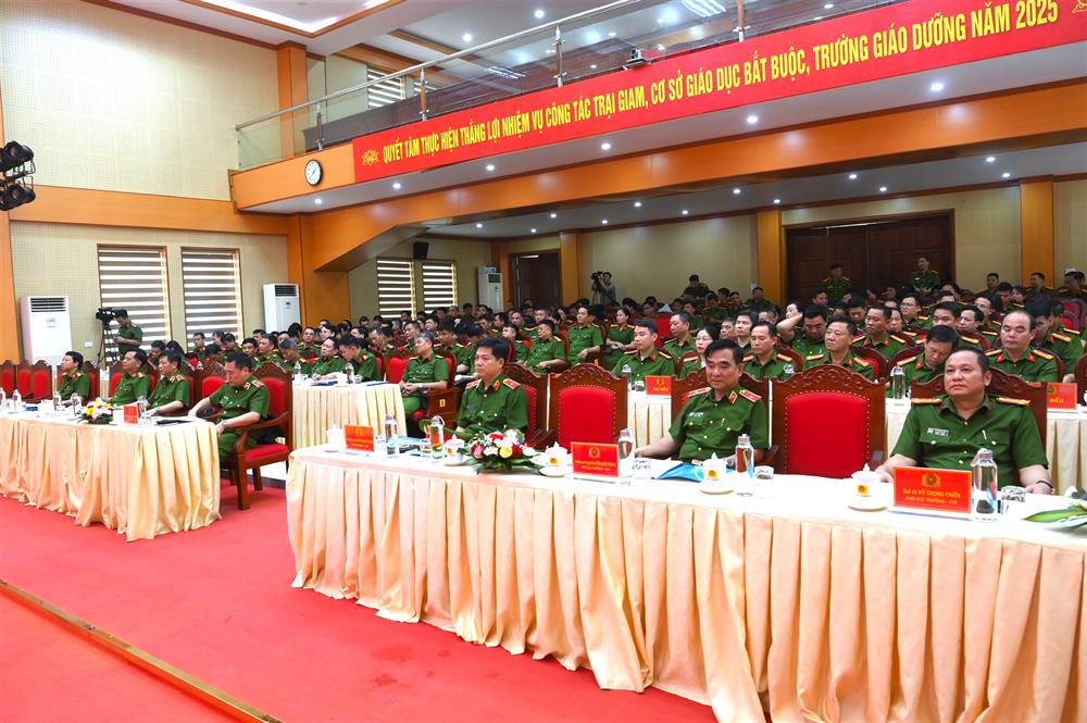 Toàn cảnh Hội nghị.