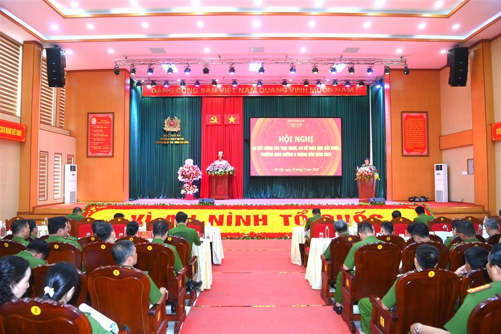 Toàn cảnh Hội nghị.