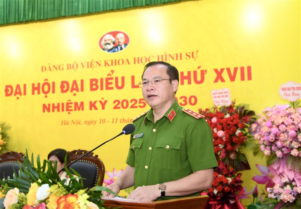 Thứ trưởng Nguyễn Văn Long phát biểu chỉ đạo tại Đại hội.