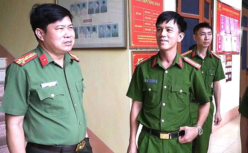 Đại tá Vũ Văn Đấu, Giám đốc Công an tỉnh kiểm tra cơ sở vật chất tại trụ sở Công an phường Điện Biên Phủ.