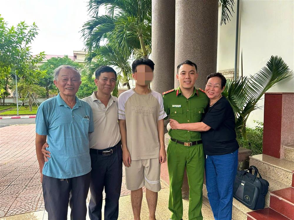 Lực lượng Công an xã Thạch Hà kịp thời giải cứu cháu bé, ngăn chặn vụ lừa đảo chiếm đoạt tài sản.