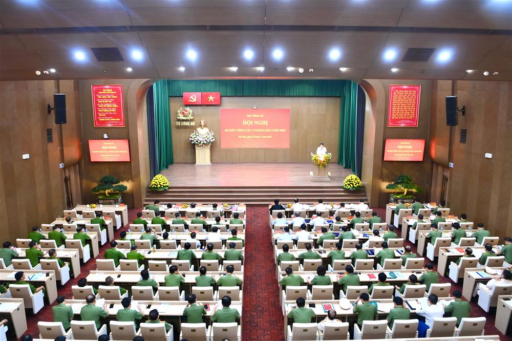 Toàn cảnh Hội nghị.