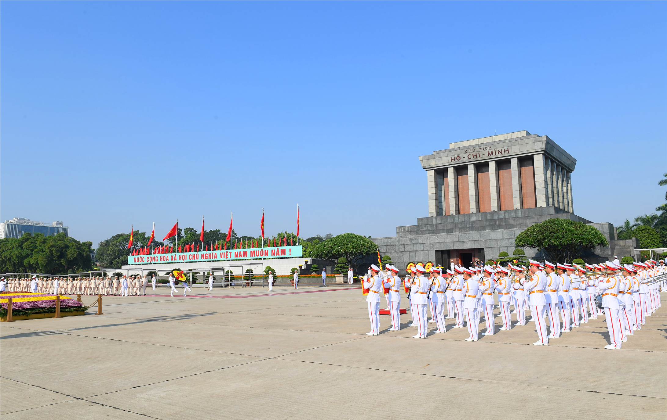 Đoàn đại biểu Đảng ủy Công an Trung ương, Bộ Công an vào Lăng viếng Chủ tịch Hồ Chí Minh