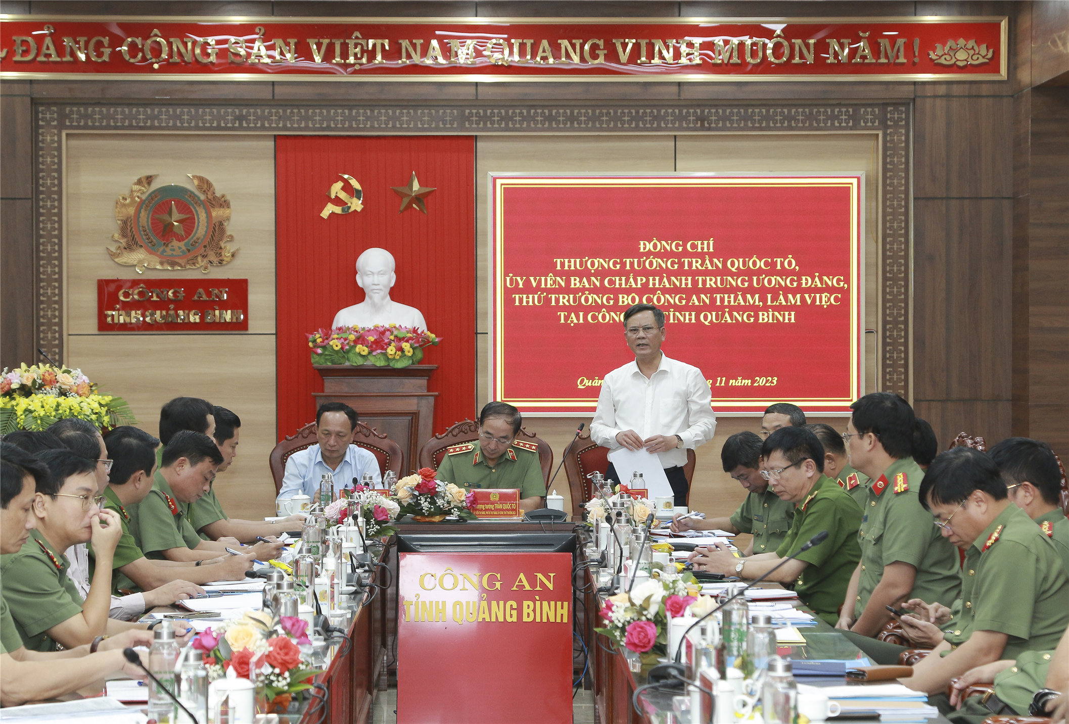 Đồng chí Trần Thắng phát biểu tại buổi làm việc.
