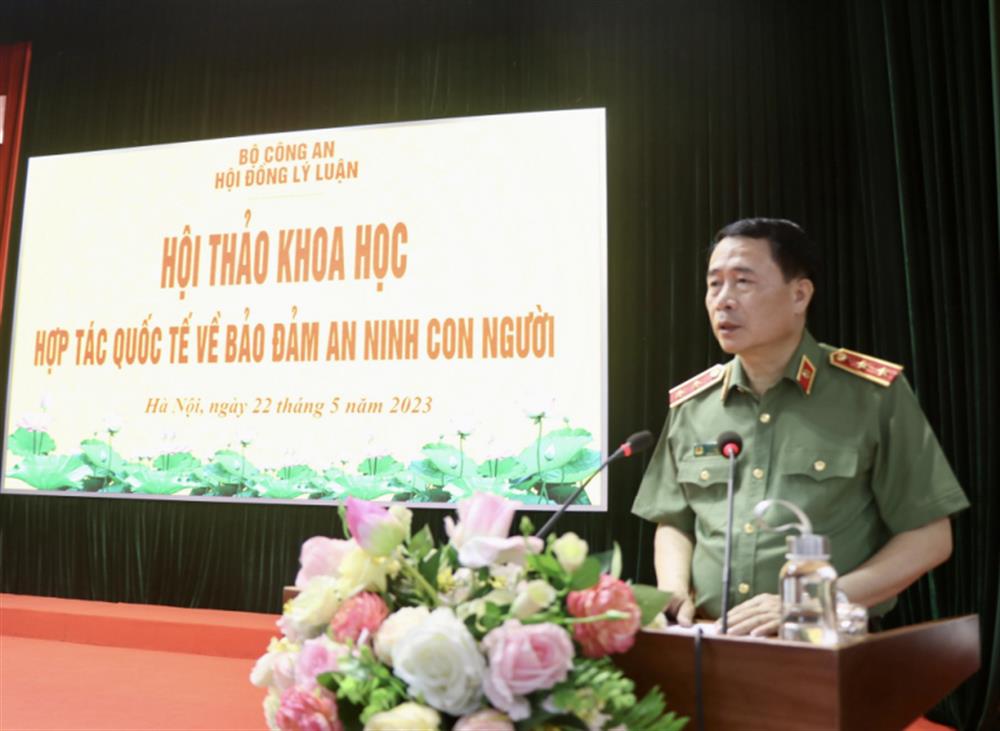 Thứ trưởng Lê Quốc Hùng phát biểu tại Hội thảo.