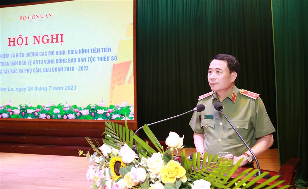 Thứ trưởng Lê Quốc Hùng phát biểu tại Hội nghị.