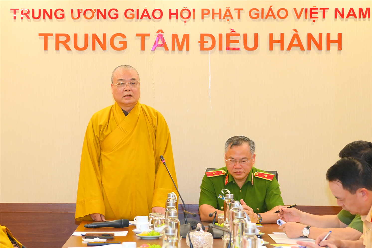 Thượng toạ Thích Đức Thiện phát biểu tại buổi Ký kết.