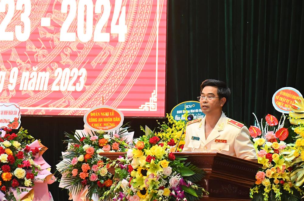 Thiếu tướng, PGS.TS Lê Hoài Nam, Hiệu trưởng Trường Cao đẳng CSND I trình bày diễn văn khai giảng năm học mới.