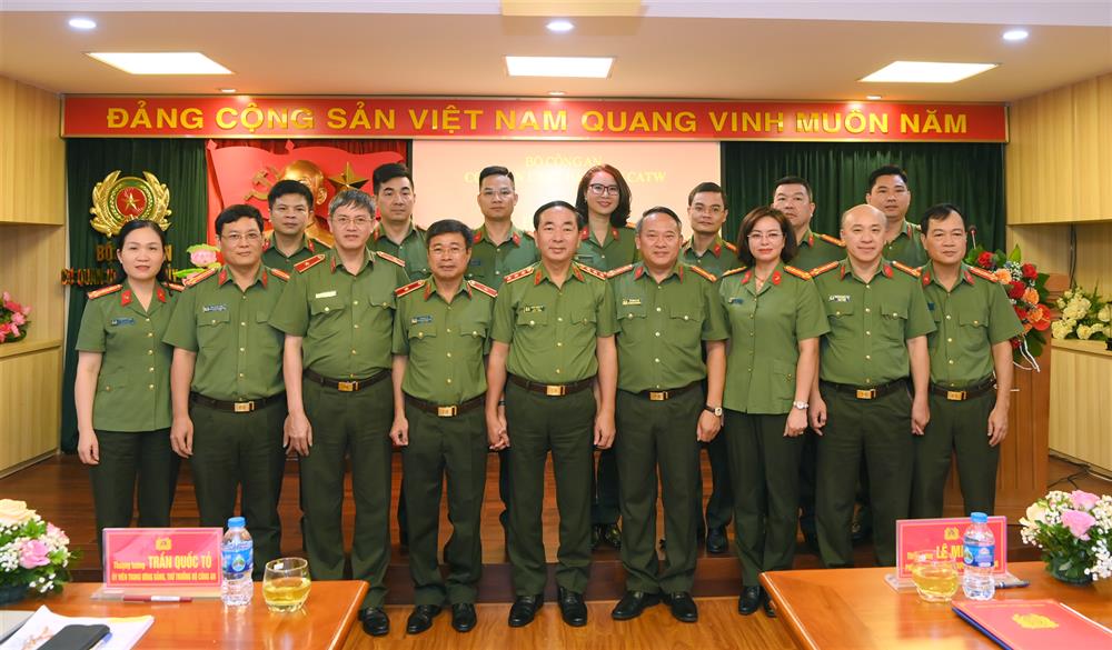 Các đại biểu tham dự Hội nghị.