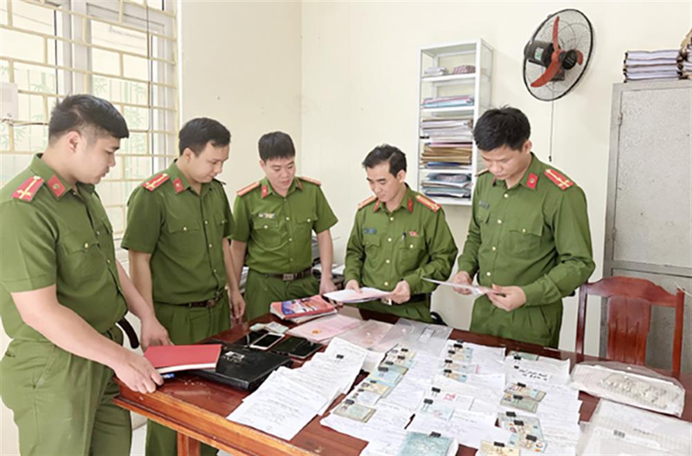 Công an huyện Triệu Sơn đấu tranh, bóc gỡ các đối tượng chuyên cho vay lãi nặng trong giao dịch dân sự.