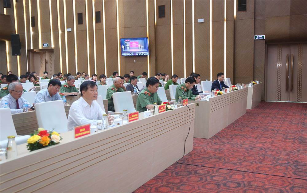 Tiếp tục đẩy mạnh ứng dụng khoa học và công nghệ trong Công an nhân dân