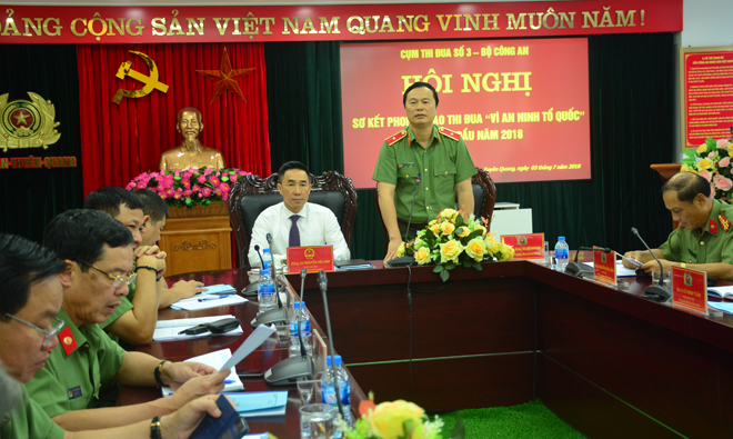 Thiếu tướng Bùi Minh Giám phát biểu tại Hội nghị sơ kết phong trào thi đua "Vì an ninh Tổ quốc" Cụm thi đua số 3, Bộ Công an.