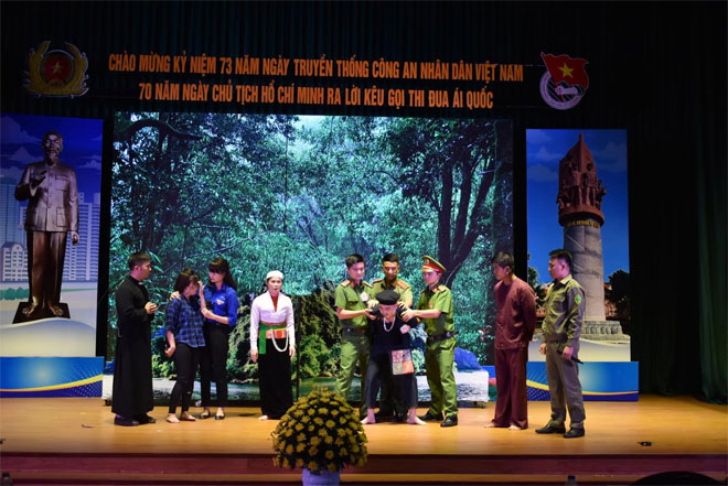 Các tiết mục được dàn dựng sáng tạo, công phu. 